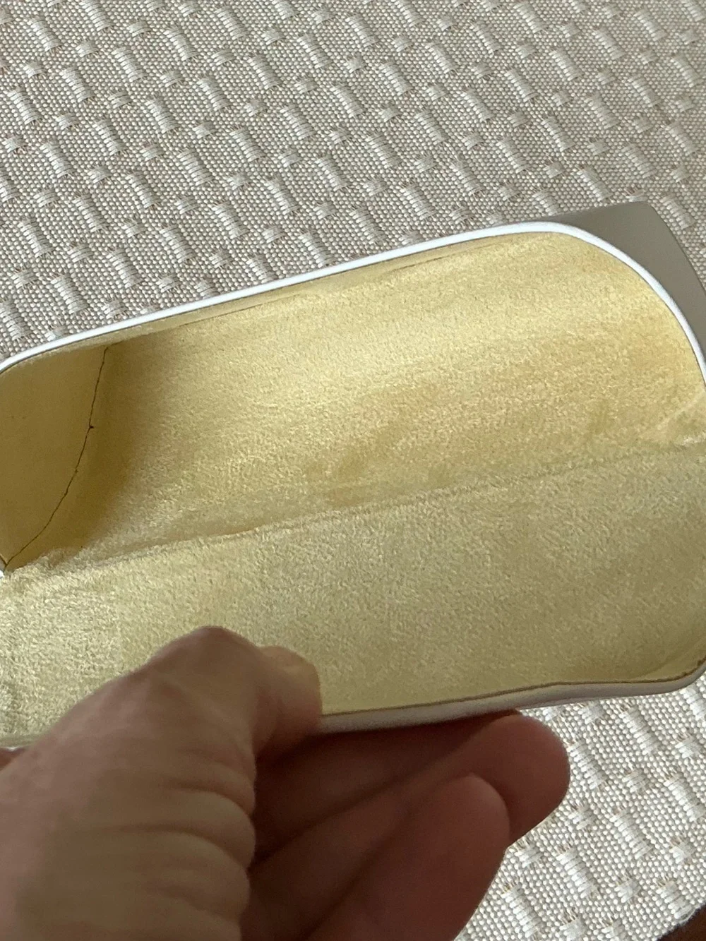 Michael Kors Authentic Hard Eyeglasses/Sunglasses Case in White